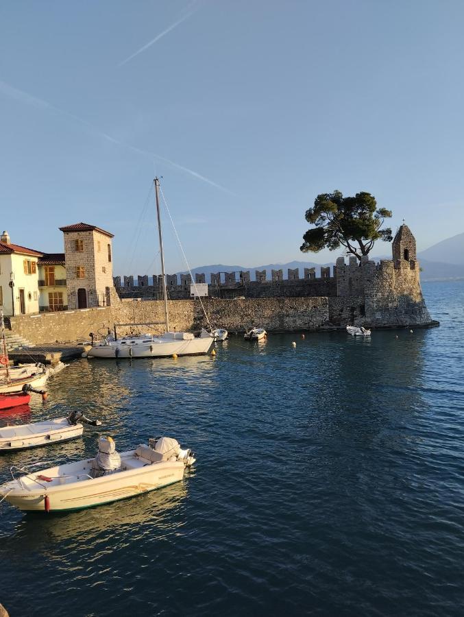 Πέτρινο Στη Θάλασσα Apartment Nafpaktos Exterior photo